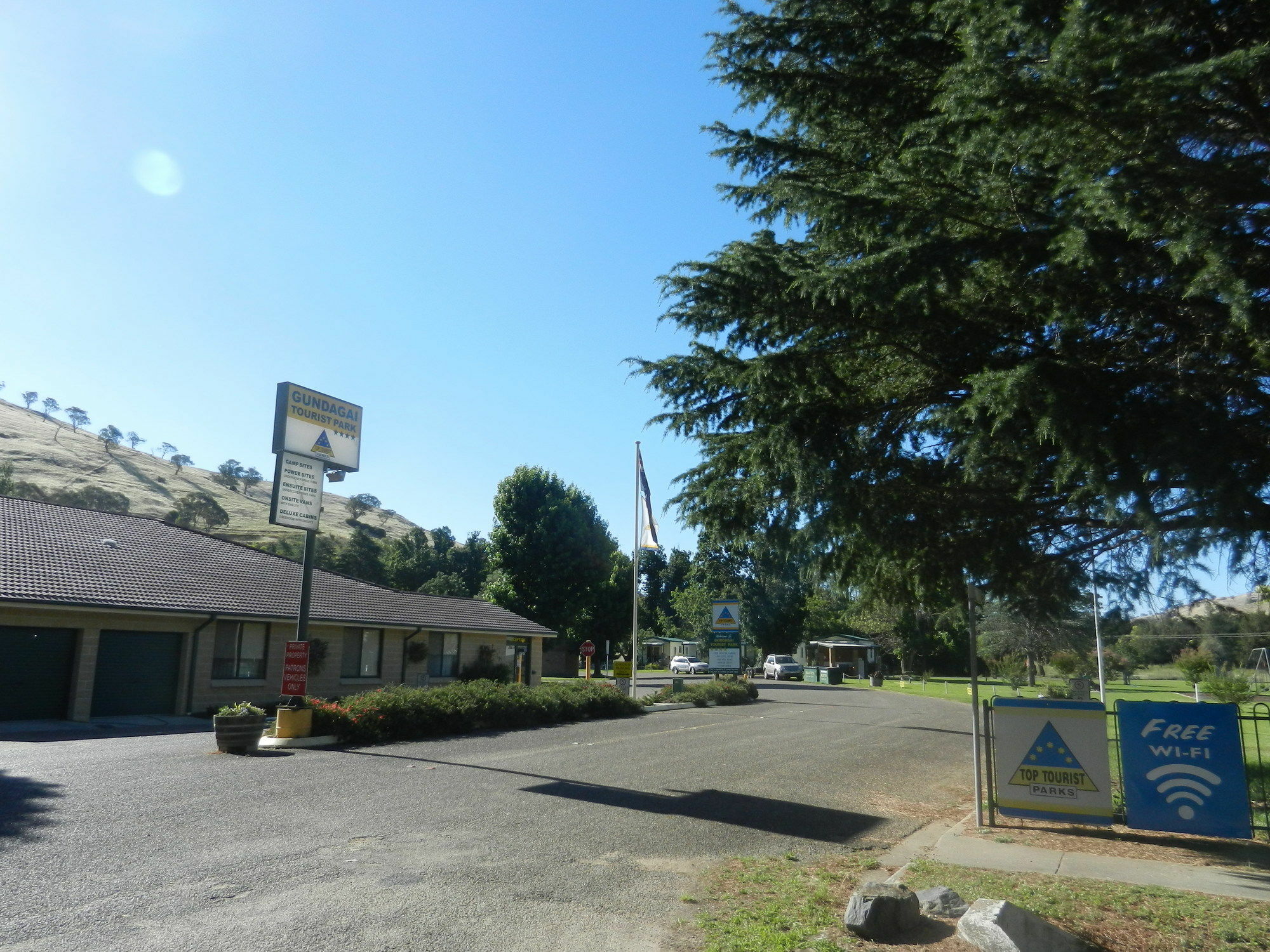 Gundagai Cabins & Tourist Park מראה חיצוני תמונה